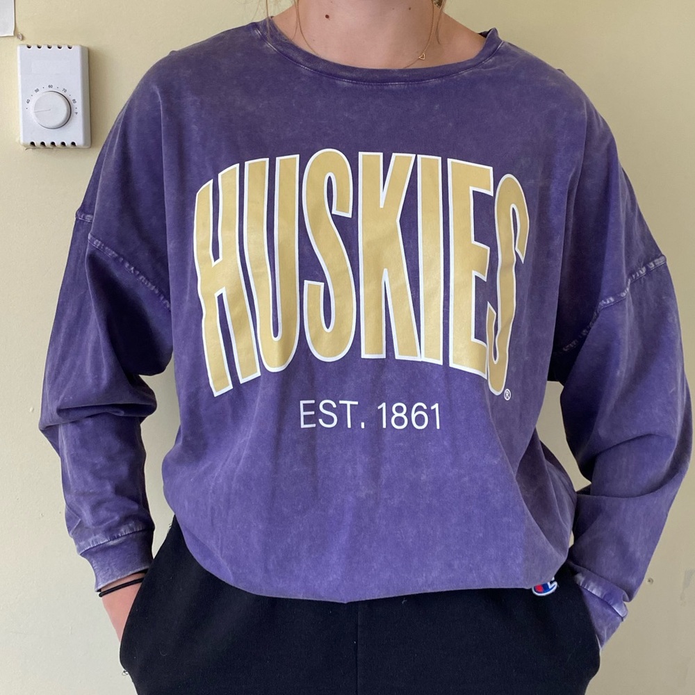 BRAND NEW Husky Washington Long Sleeve Size M!